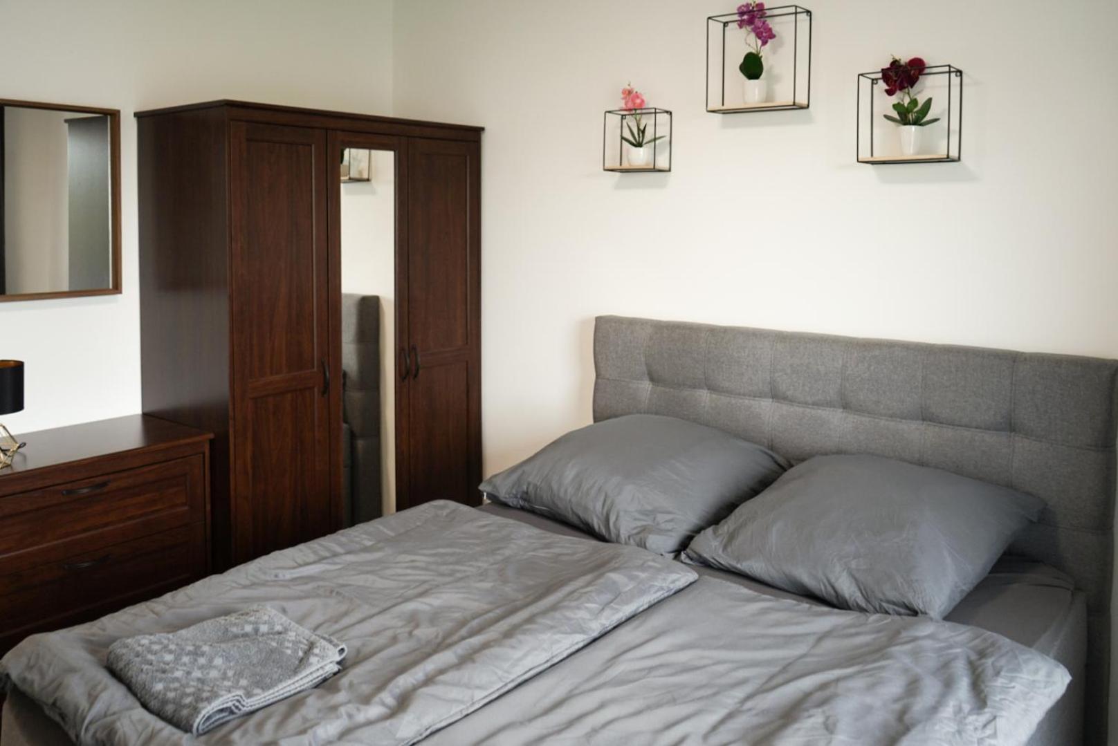 Moeblierte 3-Zimmer-Wohnung Nahe Duesseldorf In Duisburg-Sued Dış mekan fotoğraf